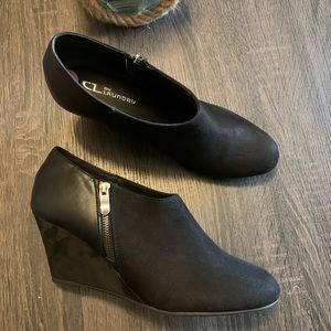 CL BY LAUNDRY Black Suede Zipper Booties 11
